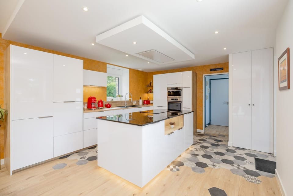 dishwasher, oven, stove
