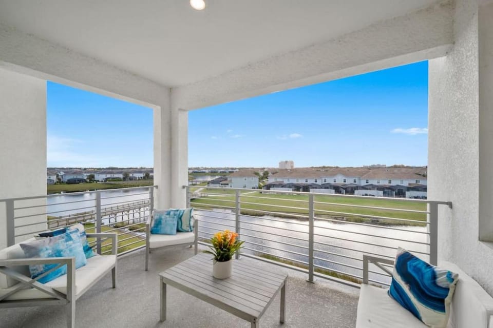 Modern Storey Lake Resort Disney Orlando 3121-402 Apartment in Kissimmee