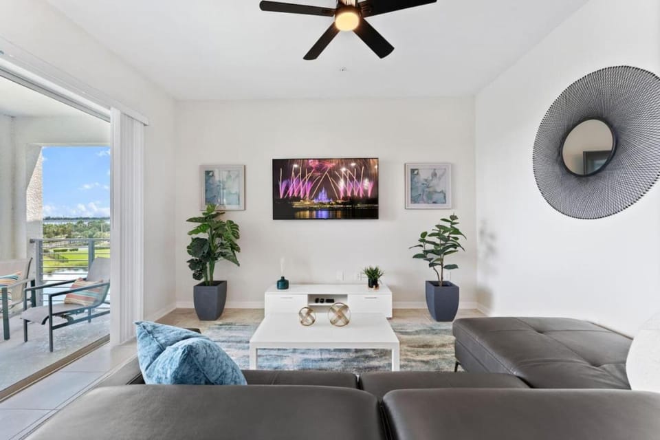 Modern Storey Lake Resort Disney Orlando 3161-405 Apartment in Kissimmee