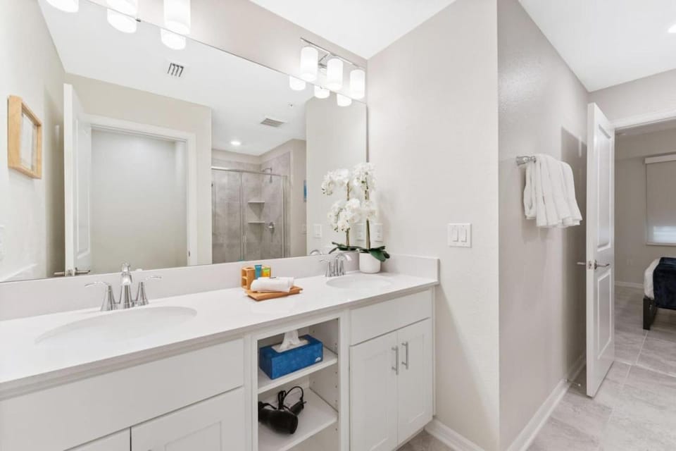 Brand New Lakeview Storey Lake Resort Disney 3121-103 Apartment in Kissimmee