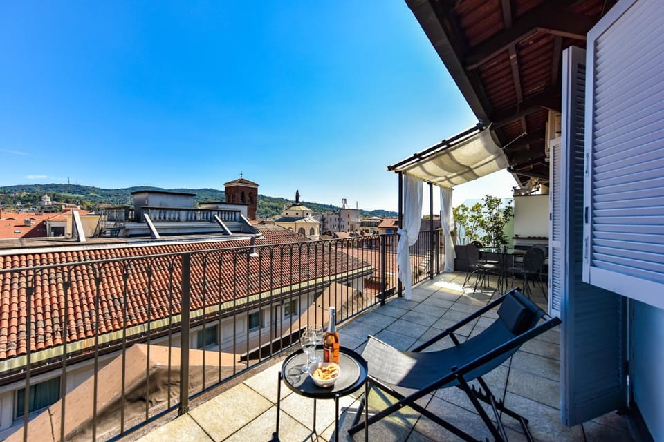 Attico centrale con vista Torino Apartment in Turin