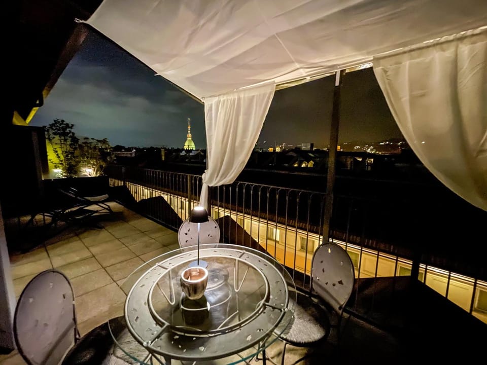 Attico centrale con vista Torino Apartment in Turin