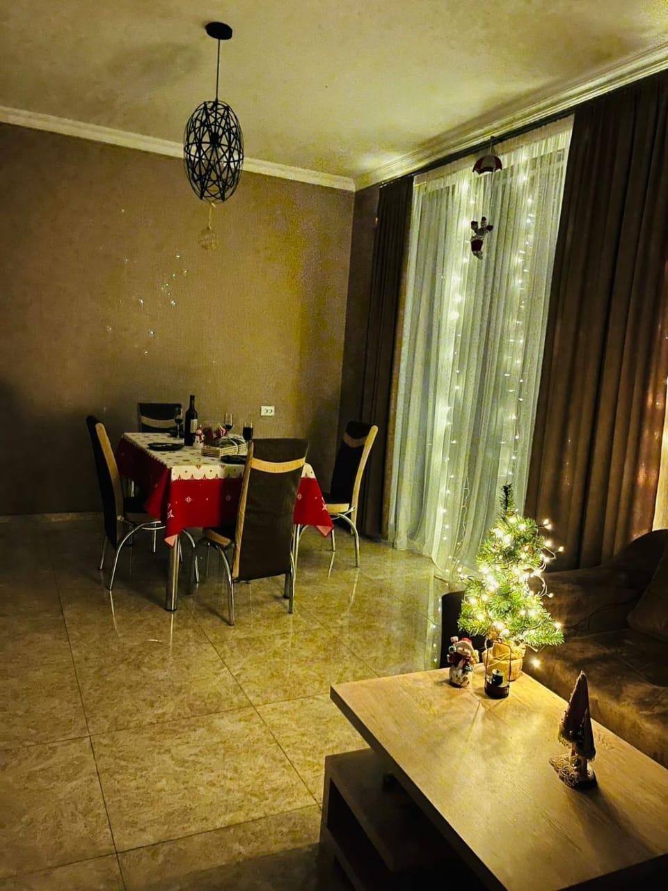 Living room, Seating area, Dining area