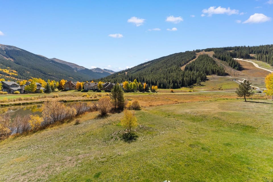 Day, Natural landscape, Golfcourse, Skiing, Autumn, Mountain view