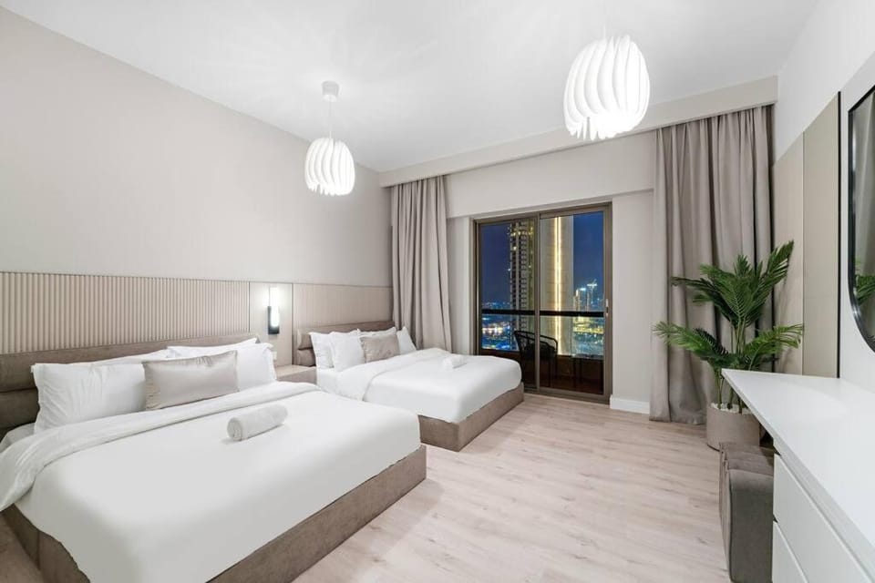 Stunning Sea & Palm View 2BR, Steps from JBR Beach & Waterfront Apartment in Dubai