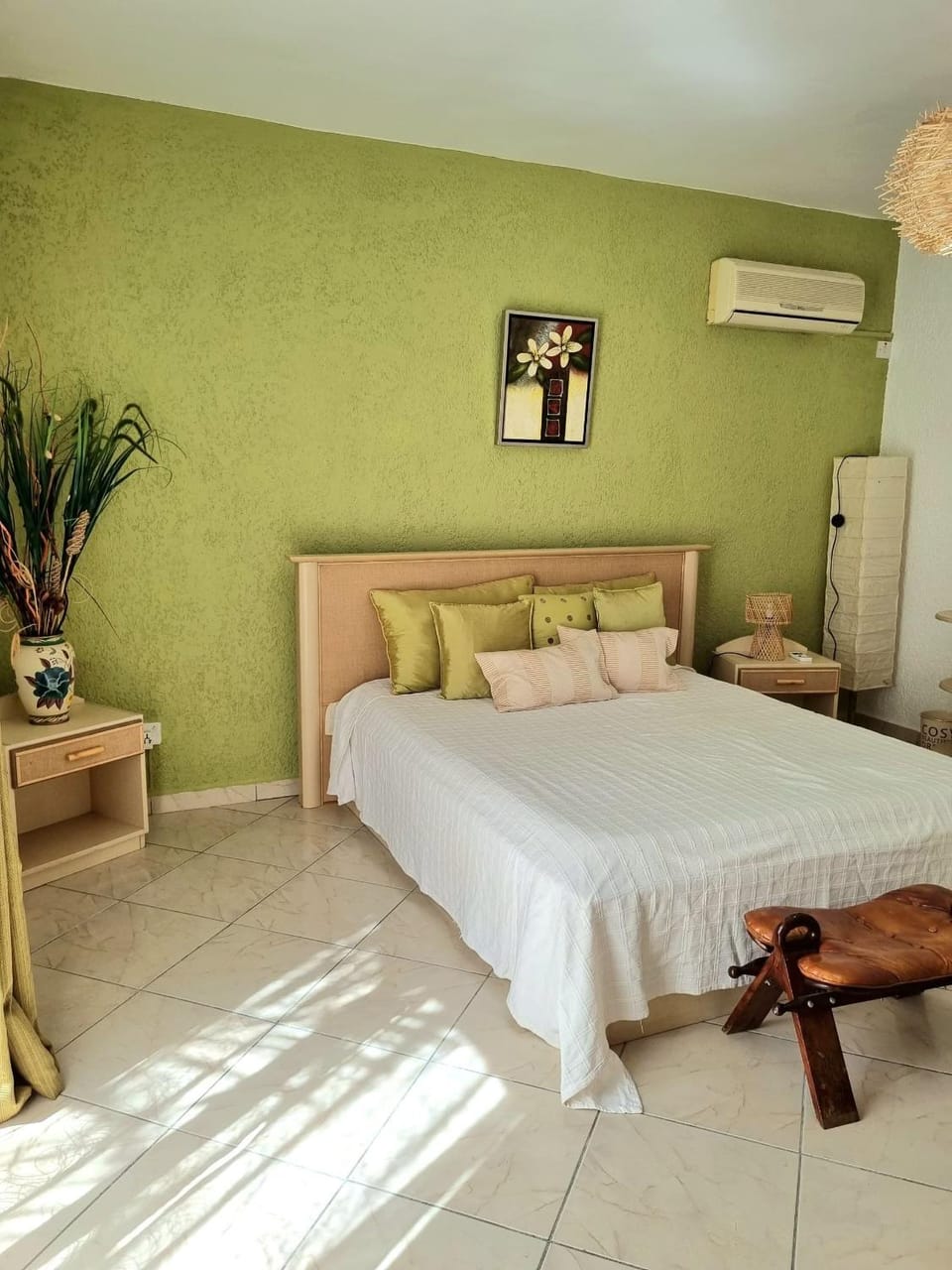 Bed, Photo of the whole room, Bedroom, air conditioner