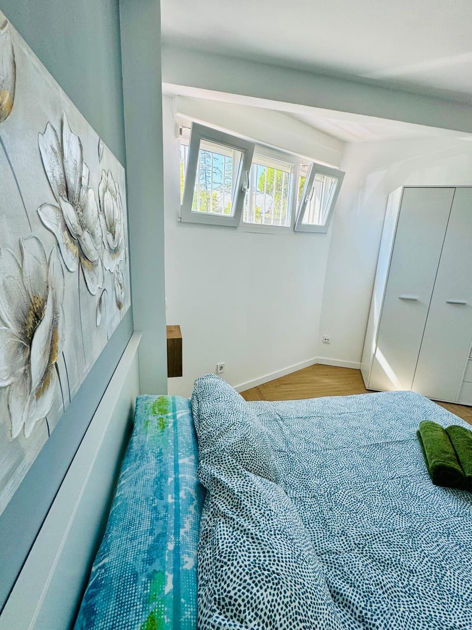 Bed, Photo of the whole room, Bedroom, wardrobe