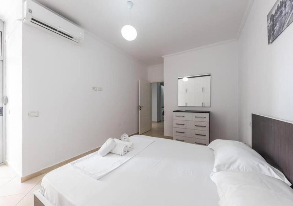 Bed, Photo of the whole room, Bedroom, towels, wardrobe, air conditioner