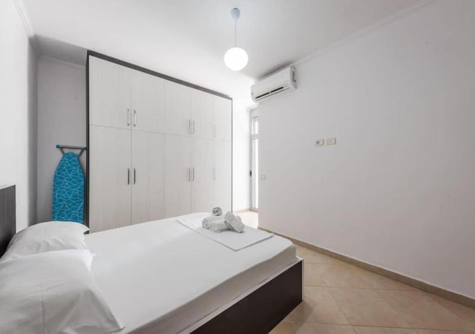 Bed, Photo of the whole room, Bedroom, towels, wardrobe, air conditioner