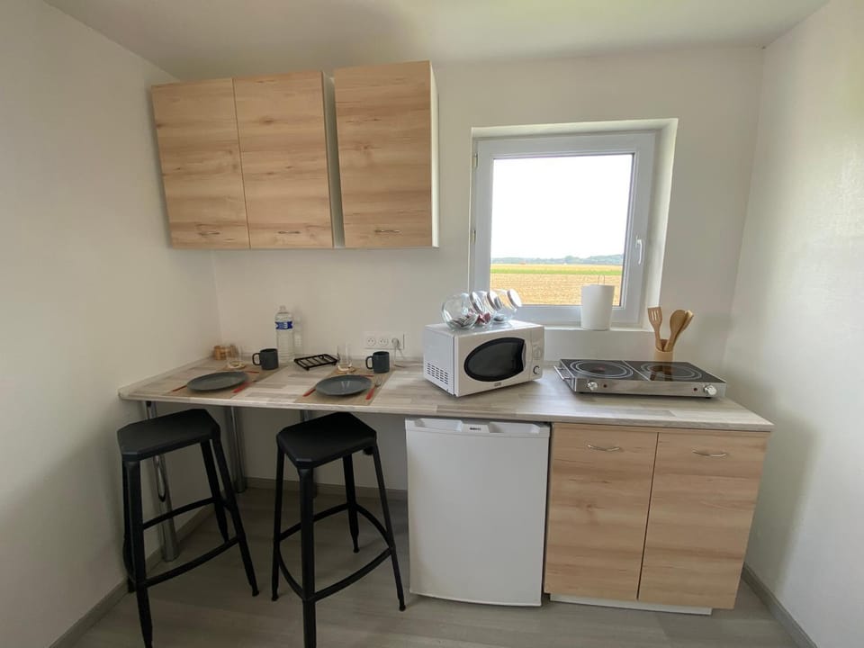 Chambre safari individuelle avec partie commune A 6min de l A26 et 15 min de stOmer, lumbres et aire sur la lys Vacation rental in Hauts-de-France