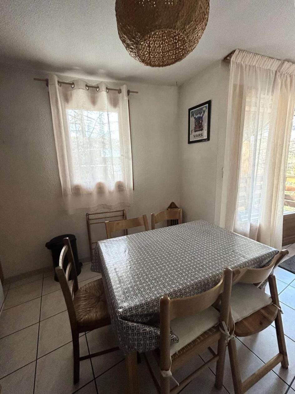 Bed, kitchen
