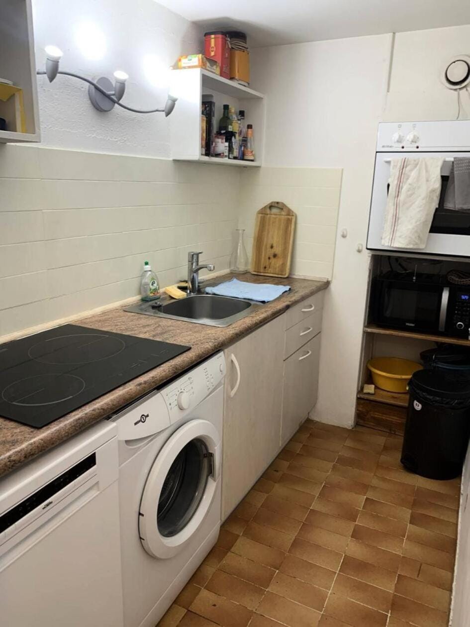 Bathroom, oven, kitchen