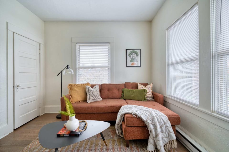 Stay Portland - Mt Tabor Retreat - Local Eateries - Shops - Bars House in Portland