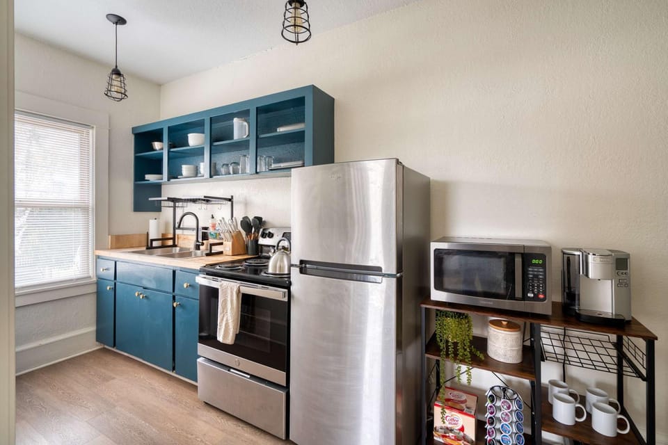 Stay Portland - Mt Tabor Retreat - Local Eateries - Shops - Bars House in Portland