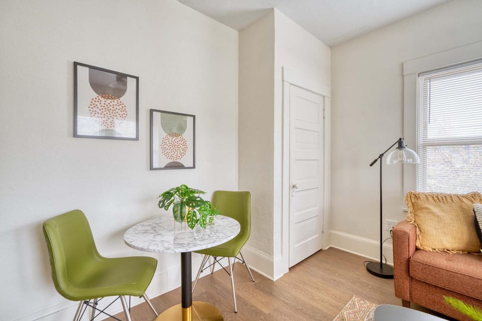 Stay Portland - Mt Tabor Retreat - Local Eateries - Shops - Bars House in Portland
