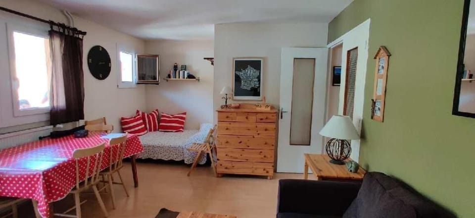Bed, Bedroom, furniture