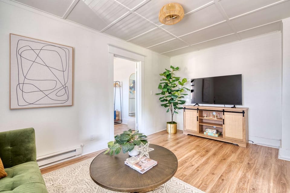 Stay Portland - Mt Tabor Retreat - Local Eateries - Shops - Bars House in Portland