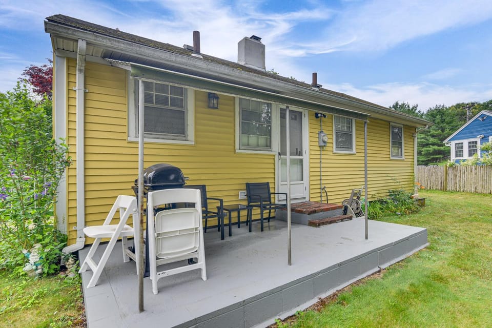 < 2 Mi to Beach: Cozy Cottage w/ Patio on Cape Cod House in Hyannis