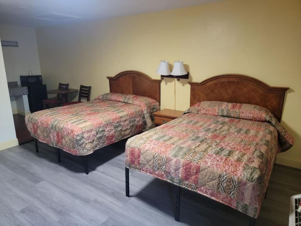 Snow White - Richmond South Motel in Chesterfield County