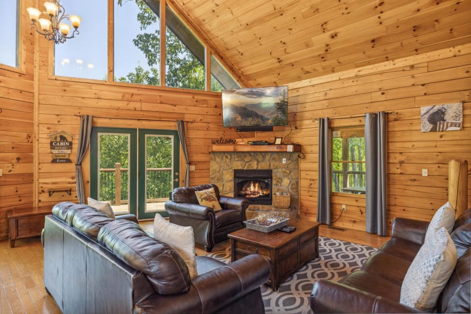 Hugged By The Smokies #330 House in Sevier County