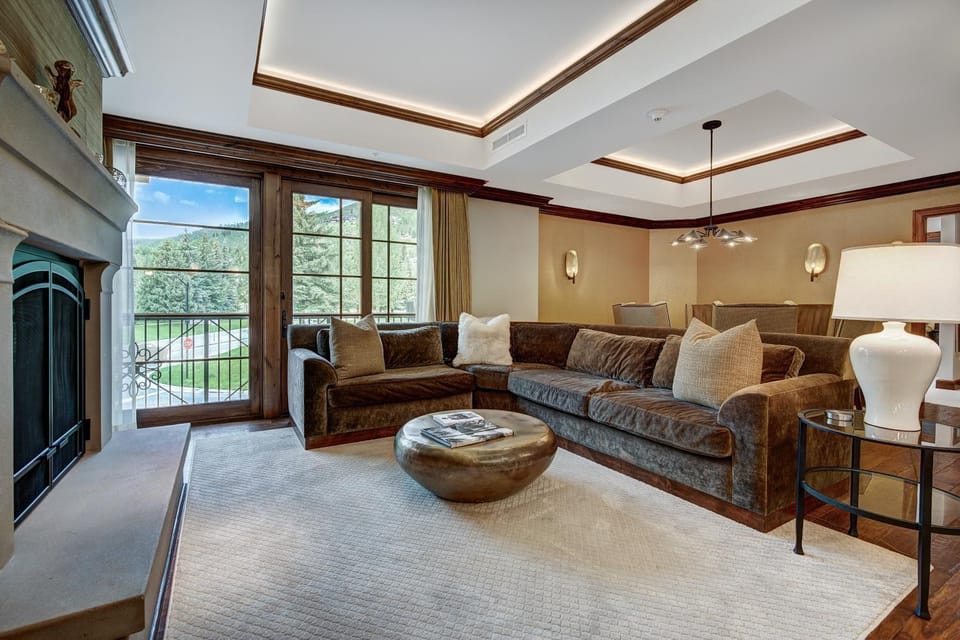 Remodeled 3 Bedroom Valley View at Ritz Carlton condo Apartment in Vail