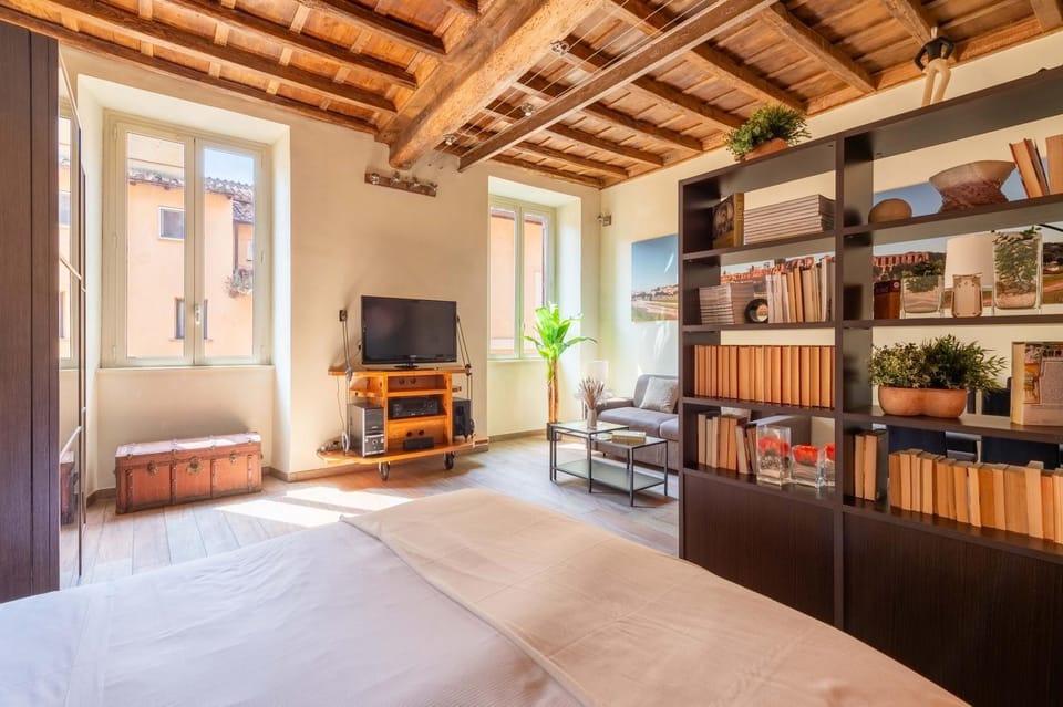 Communal lounge/ TV room, Bed, TV and multimedia, Bedroom