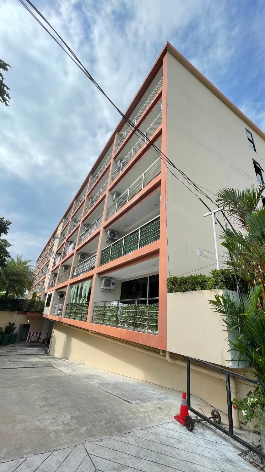 Rawai beach condominium 拉薇海滩酒店公寓 Apartment in Rawai