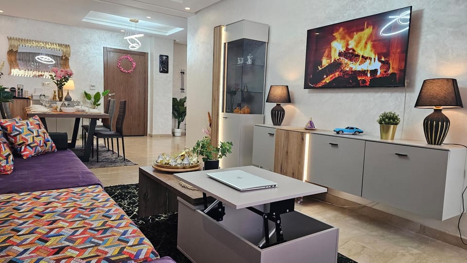 TV and multimedia, Living room, Dining area