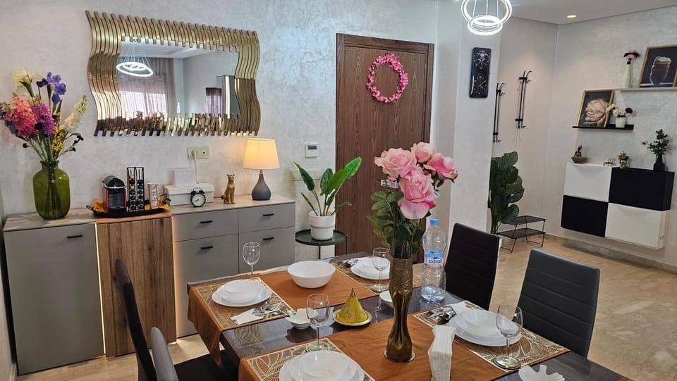 Coffee/tea facilities, Dining area