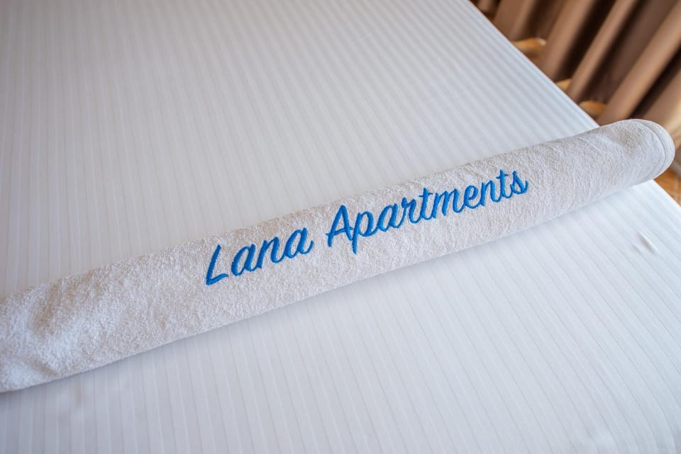 Bed, Photo of the whole room, Logo/Certificate/Sign, Bedroom