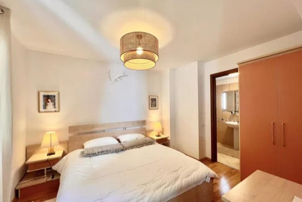 George Apartament Central cu gradina proprie Apartment in Sinaia