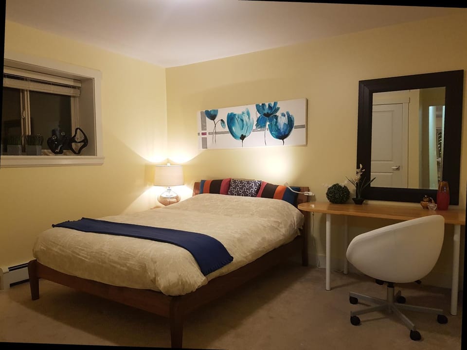 Bed, Bedroom, flat iron, wardrobe