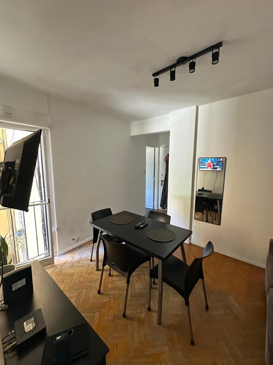 Communal lounge/ TV room, TV and multimedia, Dining area, Evening entertainment