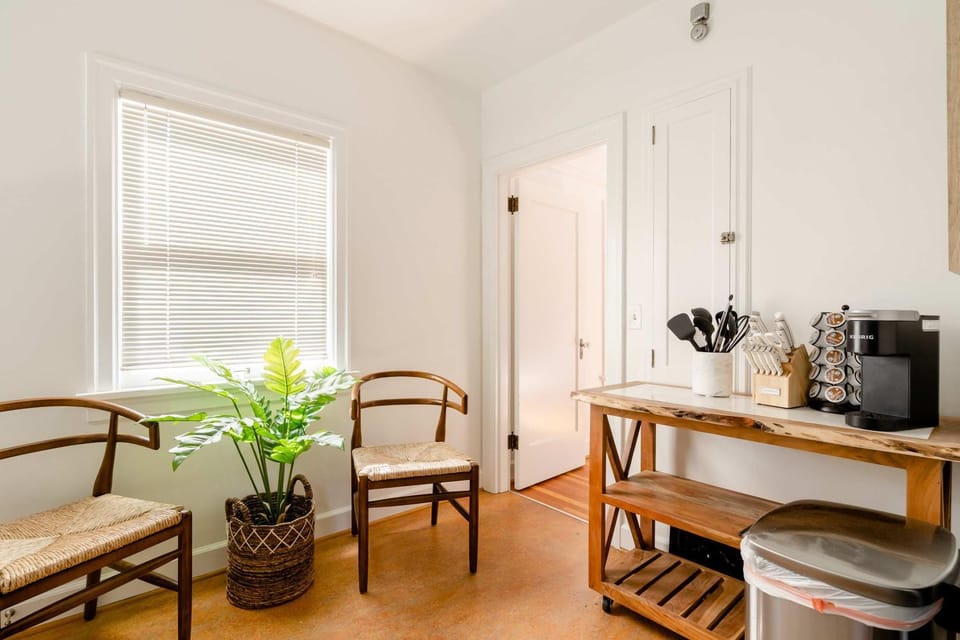 Stay Portland - 1892 Bohemian Dream Studio in Ladd's Addition Apartment in Portland