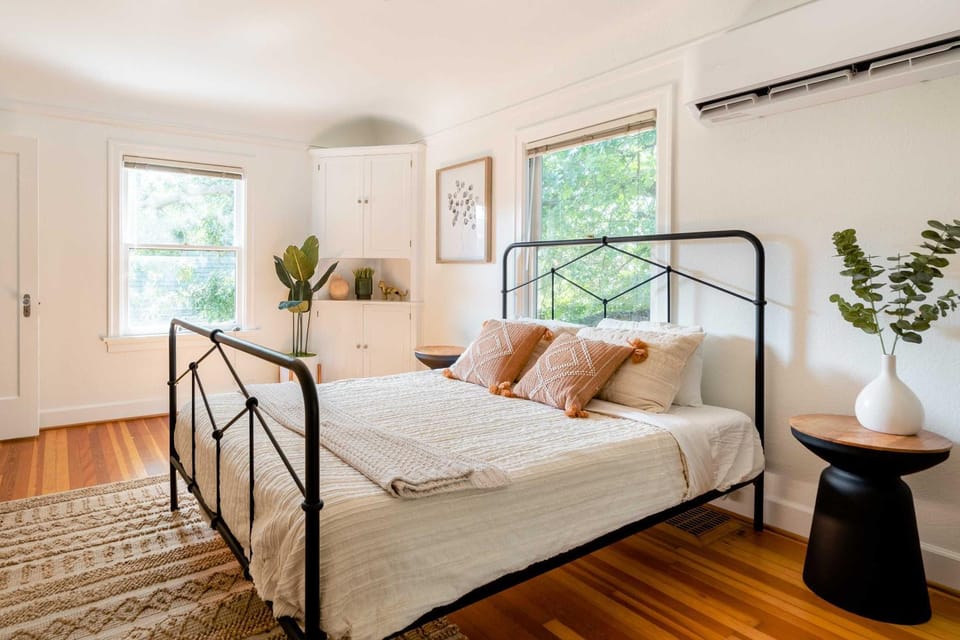 Stay Portland - 1892 Bohemian Dream Studio in Ladd's Addition Apartment in Portland