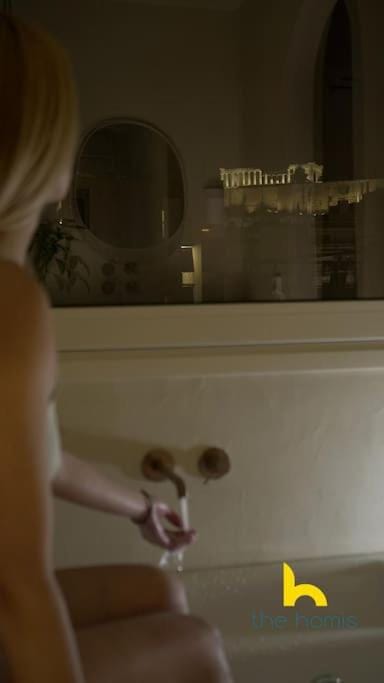 Romantic Rooftop with Acropolis View & Whirlpool! Apartment in Athens