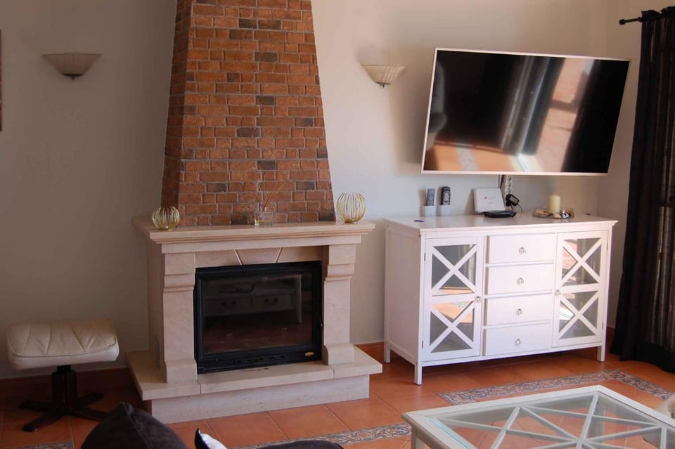 Living room, fireplace