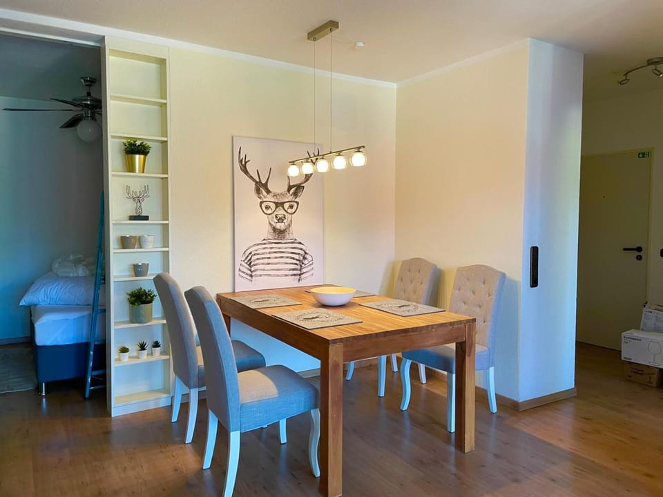 Living room, Seating area, Dining area
