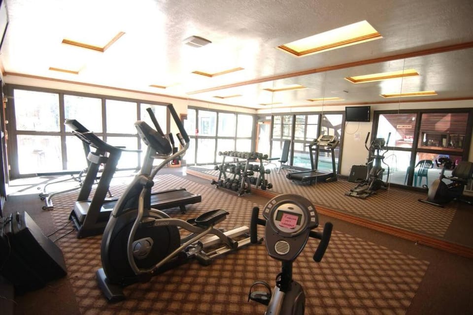 Royal Vista II Pool-Spa Ski-in out Gym, Sauna, Laundry, BBQ Apartment in Brian Head