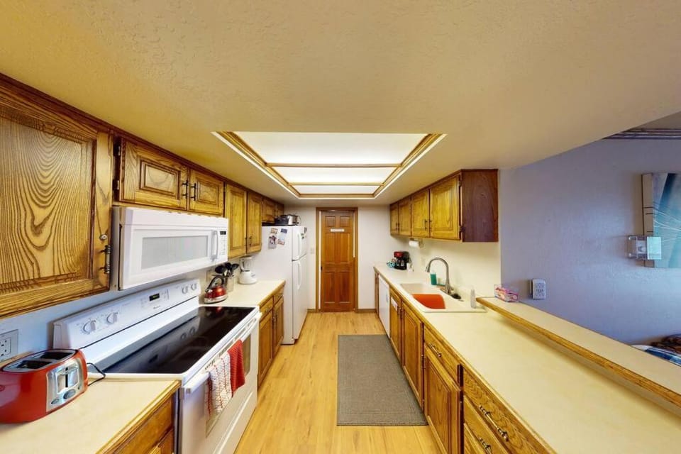 Royal Vista II Pool-Spa Ski-in out Gym, Sauna, Laundry, BBQ Apartment in Brian Head