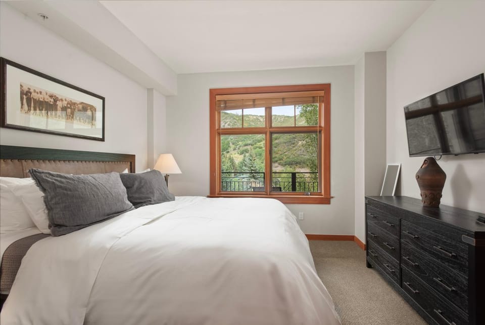 Chairlift Champion Capitol Peak Lodge #3315 House in Snowmass Village
