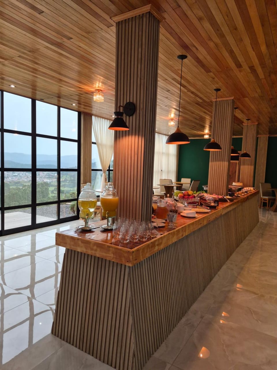 Kitchen or kitchenette, Food and drinks, Dining area, Food, Breakfast, Continental breakfast, Buffet breakfast, Drinks