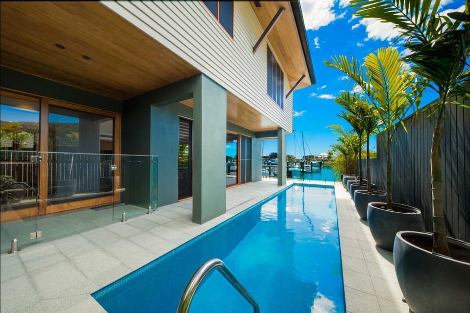 Airlie Beach Marina-Front Luxury at 10 The Cove House in Airlie Beach