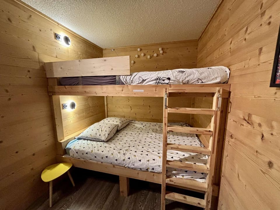Studio cabine confortable, 30m², 5 pers, piscine, balcon, proche pistes, commerces - Alpe d'Huez - FR-1-405-361 Cabin in Huez