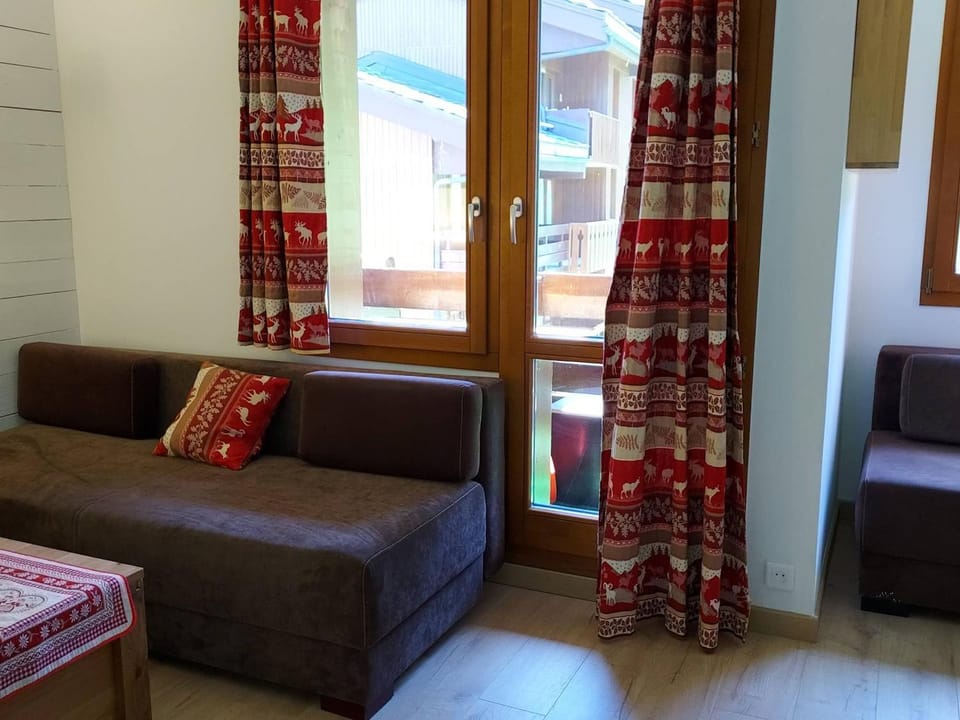 Studio cosy 4 pers., balcon, à 80m des pistes, animaux acceptés, parking - FR-1-356-466 Apartment in Les Avanchers-Valmorel