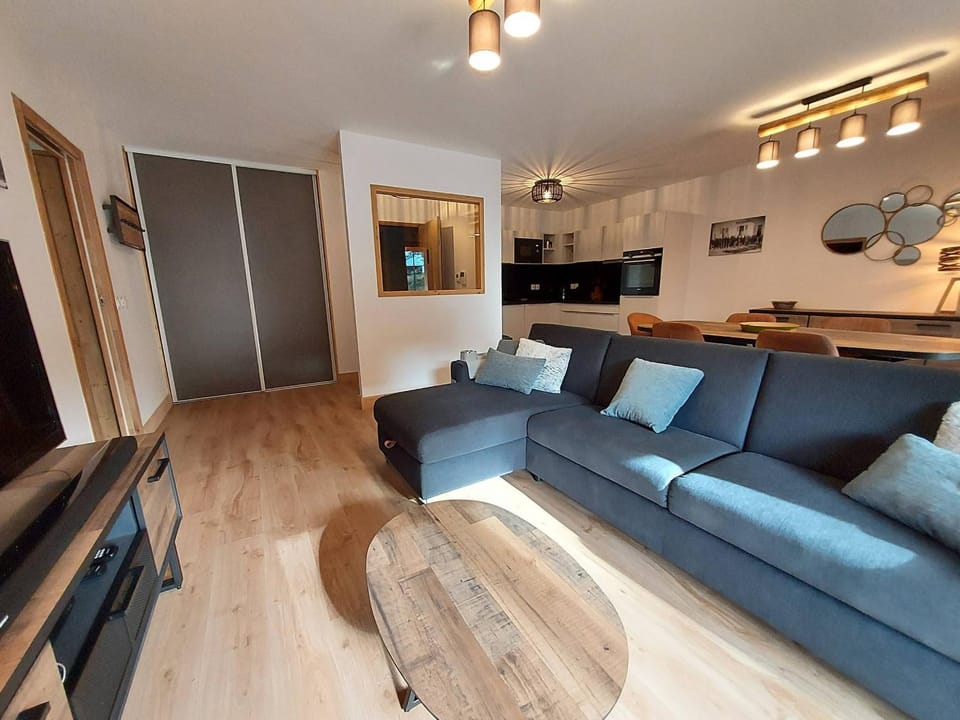 Superbe Appartement Pied de Pistes pour 7 pers avec Balcon, WIFI et Parking - FR-1-356-495 Apartment in Les Avanchers-Valmorel