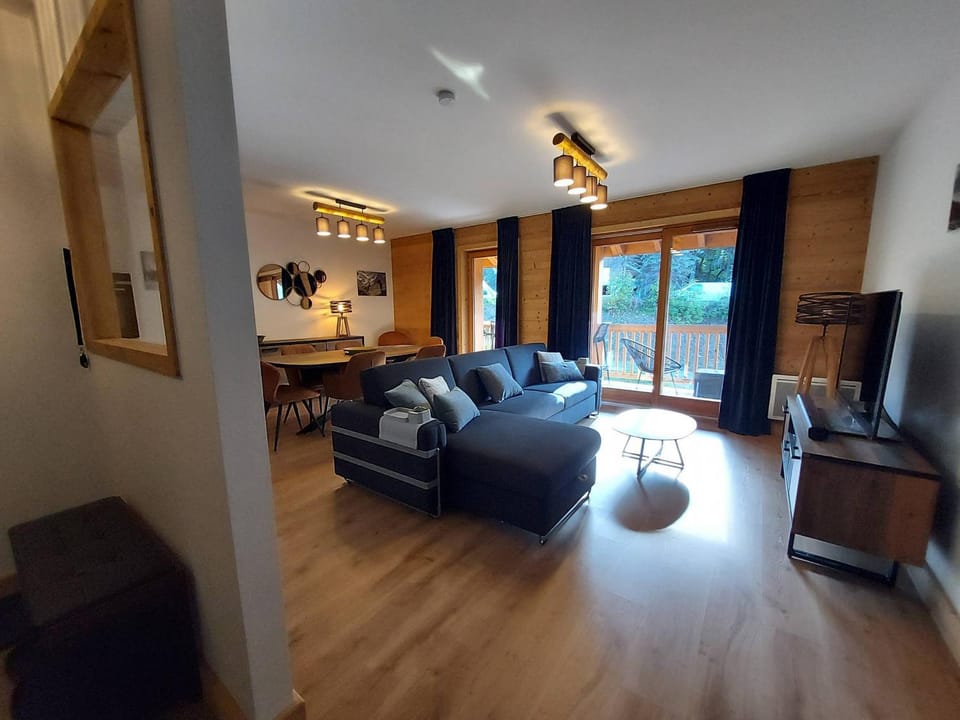 Superbe Appartement Pied de Pistes pour 7 pers avec Balcon, WIFI et Parking - FR-1-356-495 Apartment in Les Avanchers-Valmorel