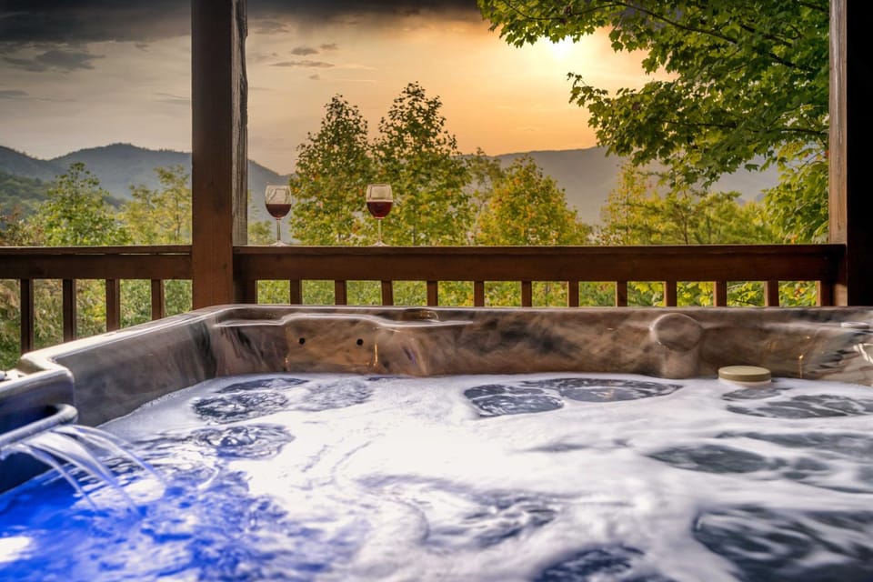 Hot Tub, Hot Tub, Mountain view