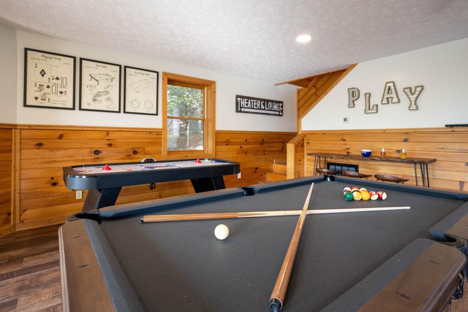 Billiard, Game Room