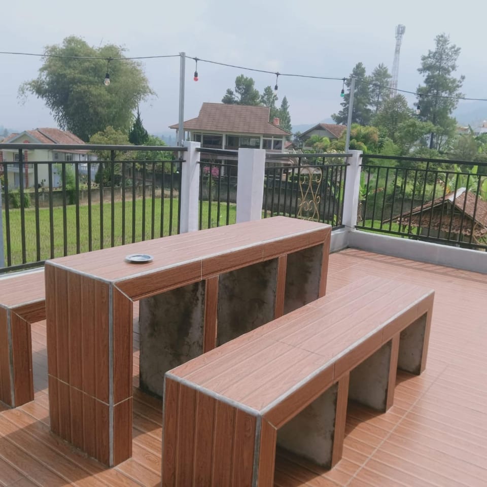 Villa Putih Villa in Cisarua